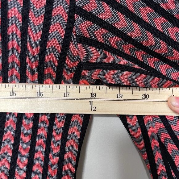 Emporio Armani Long Sleeve Crew Neck Stripped Chevron Sweater Pink Black Gray 42 - Picture 5 of 8